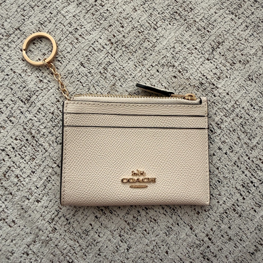 LIKE NEW Coach Mini Skinny Id Case